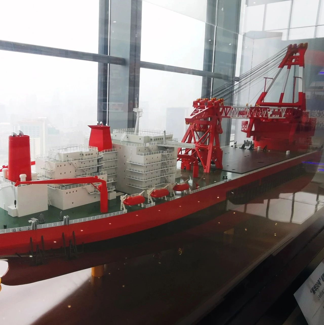 ZPMC亮相上海国际航运中心建设成果展